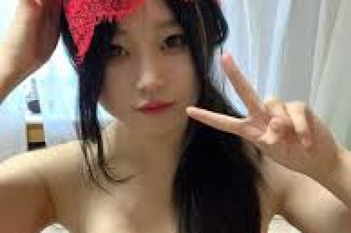 父亲是张艺谋又如何？张末连嫁两任老外遭家暴差点走上肖华老路